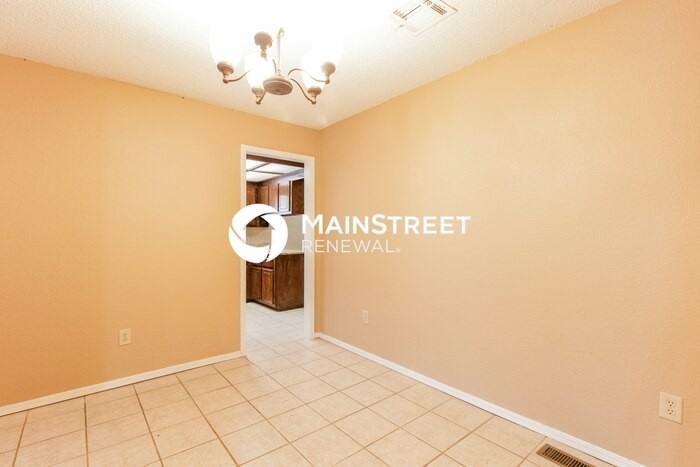 10301 S Fairview Dr - Photo 5 of 16