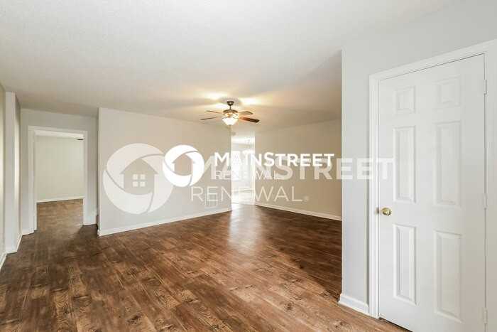 4674 Royal View Dr - Photo 4 of 17