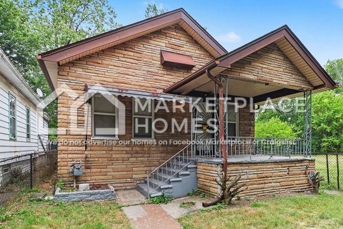 15560 La Salle Blvd - Photo 2 of 14