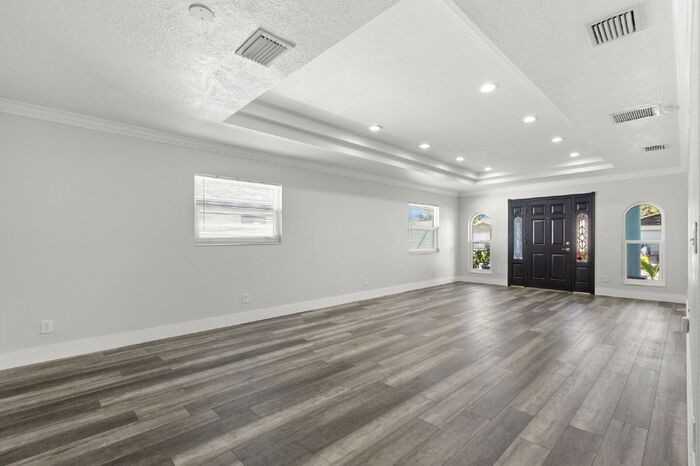 4510 68th Ave N - Photo 3 of 28