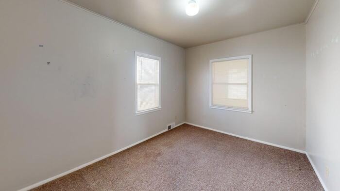 302 N 15th St - Photo 6 of 10