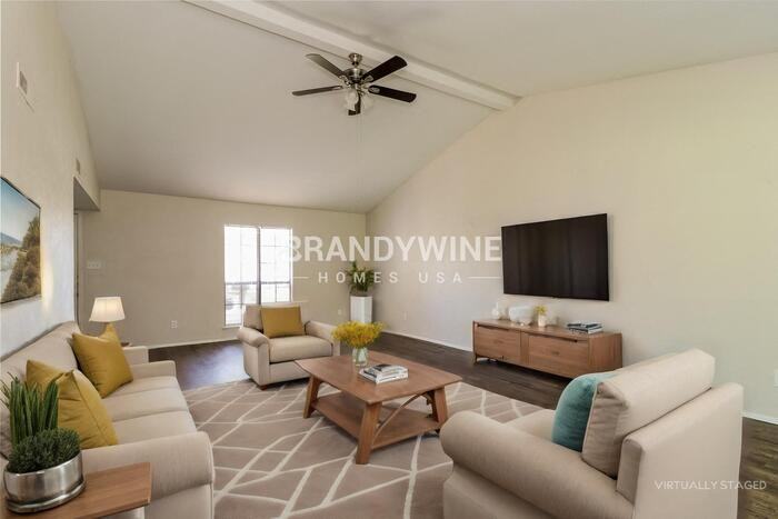 802 Edgemont Dr - Photo 4 of 24