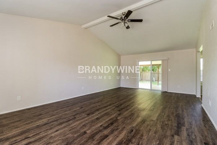 802 Edgemont Dr - Photo 6 of 24