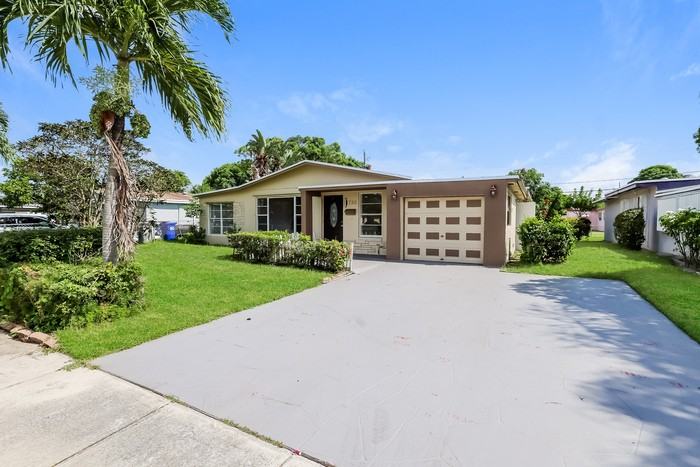 730 Nw 18th St - Photo 2 of 20