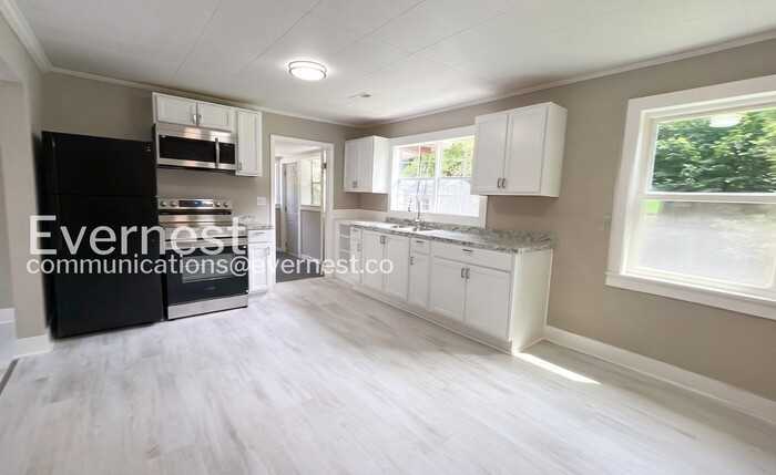 119 Westbrook Ave - Photo 3 of 16