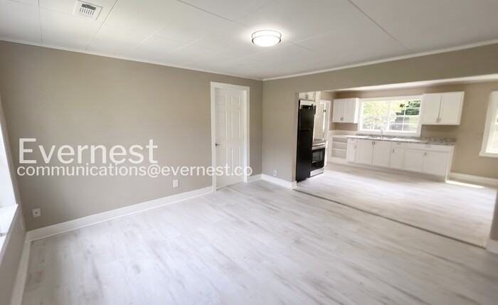 119 Westbrook Ave - Photo 5 of 16