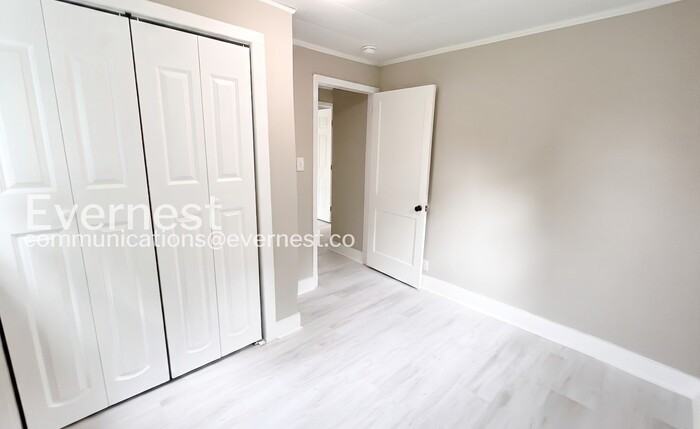119 Westbrook Ave - Photo 7 of 16
