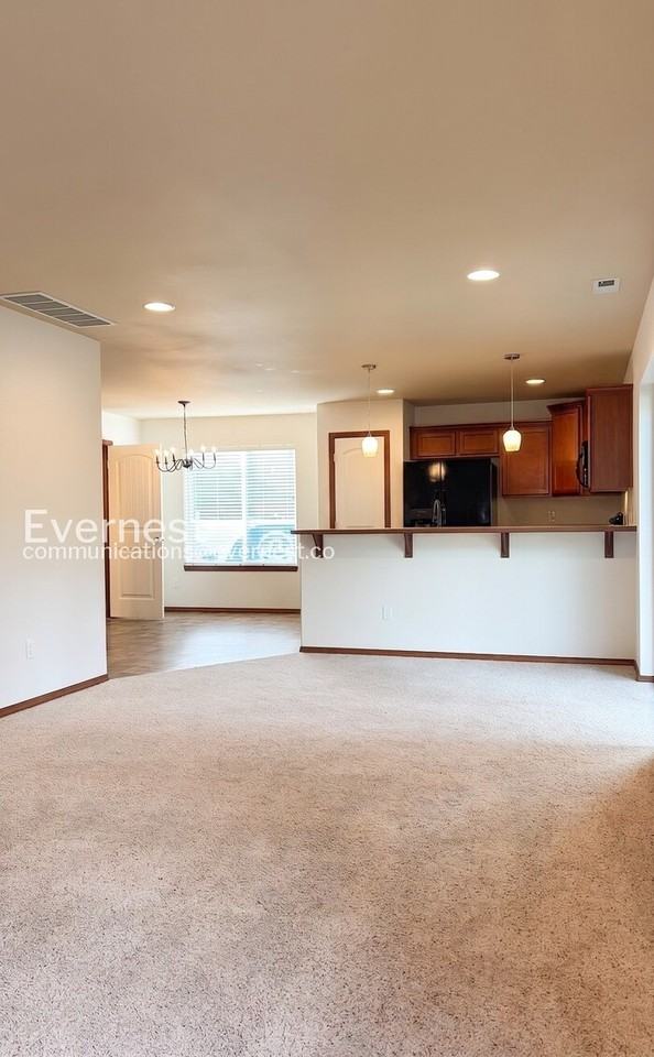 101 W 6th St - Photo 5 of 22