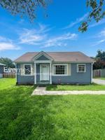 featured image of 2249 Maplecrest Dr
