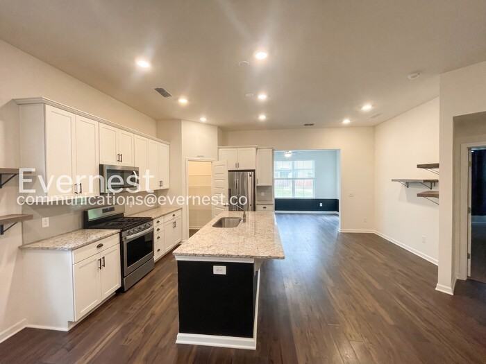806 Sunset View Dr - Photo 4 of 30