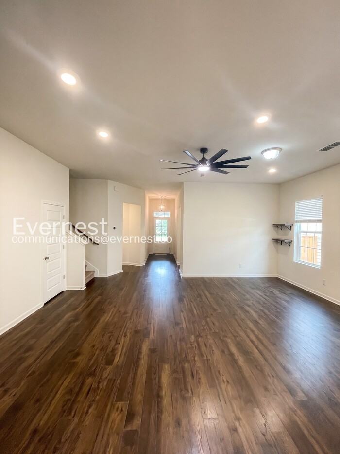 806 Sunset View Dr - Photo 5 of 30