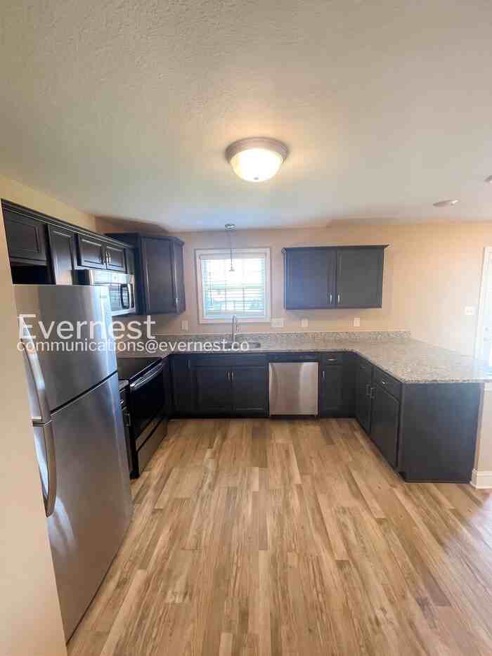 311 Dugger Dr - Photo 5 of 30