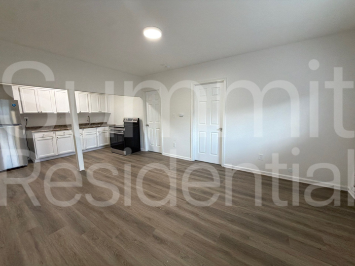 327 Laclede St #B - Photo 4 of 17