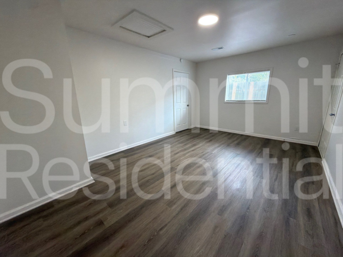 327 Laclede St #B - Photo 7 of 17
