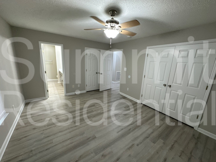 7112 Deer Brook St - Photo 3 of 11