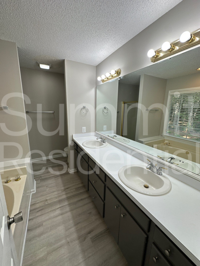 7112 Deer Brook St - Photo 6 of 11