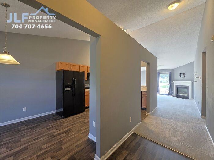 8417 Appledale Dr - Photo 2 of 22