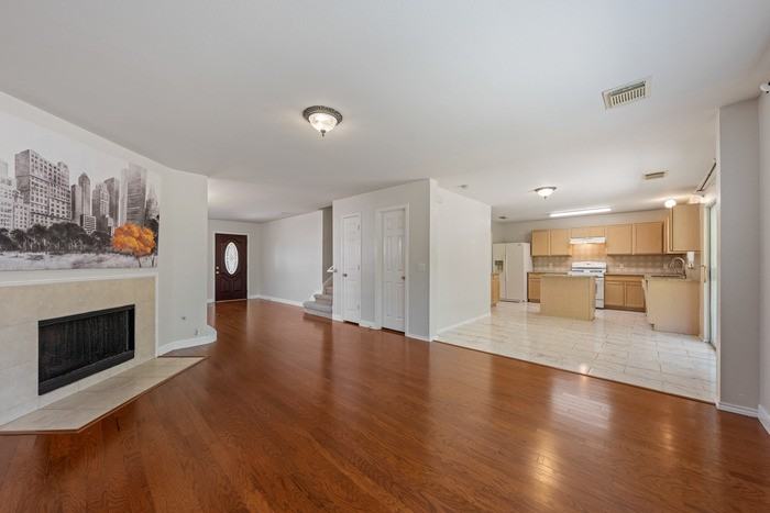 14716 Lantern Dr - Photo 5 of 21