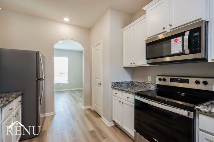 25381 Cypress Bend Dr - Photo 4 of 23