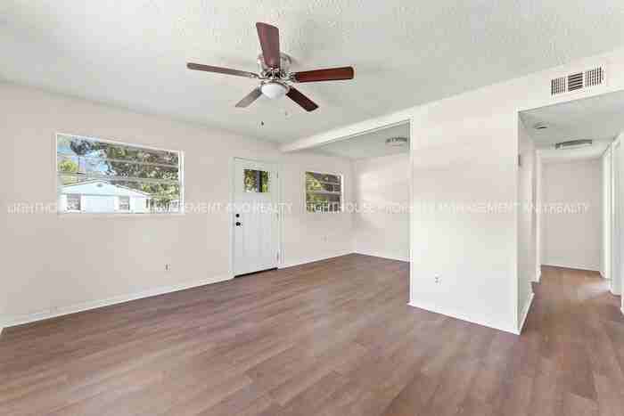 94 Lewis St - Photo 3 of 17