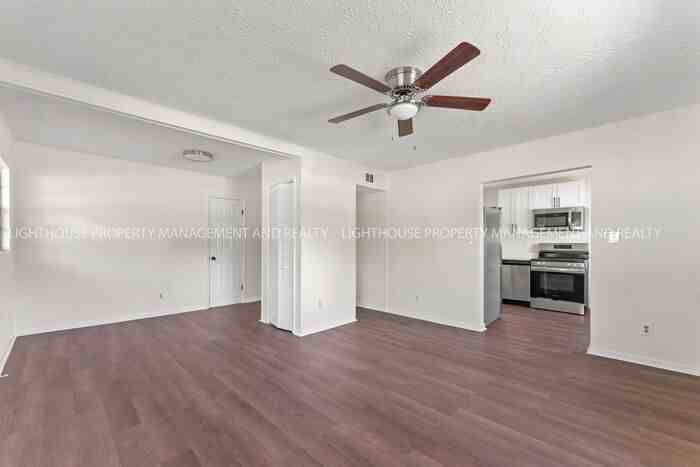 94 Lewis St - Photo 4 of 17