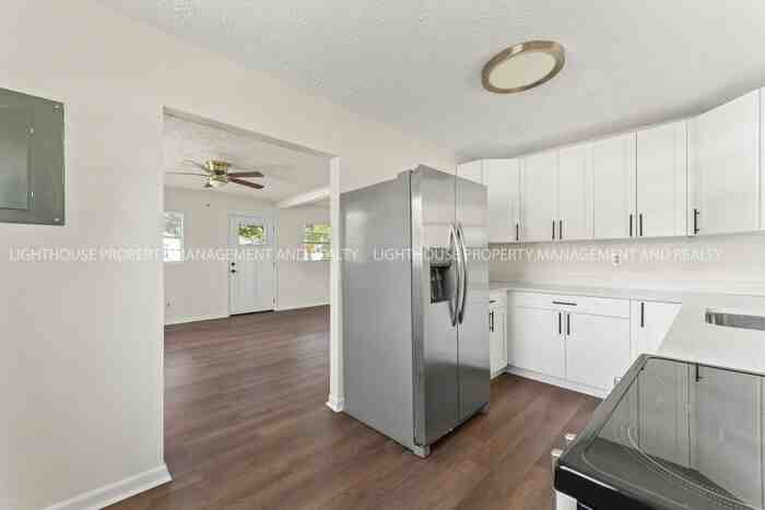 94 Lewis St - Photo 6 of 17