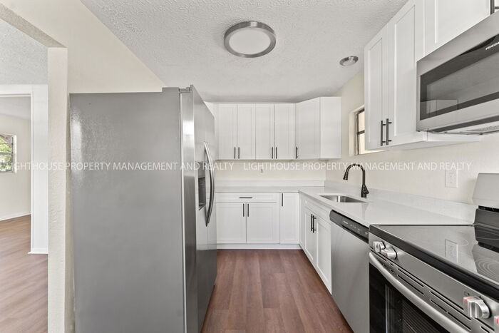 94 Lewis St - Photo 7 of 17