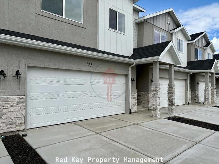 119 E 730 N #B - Photo 2 of 8