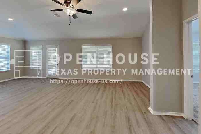 1017 Cutting Horse Dr - Photo 4 of 20