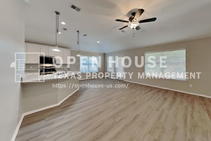1017 Cutting Horse Dr - Photo 6 of 20