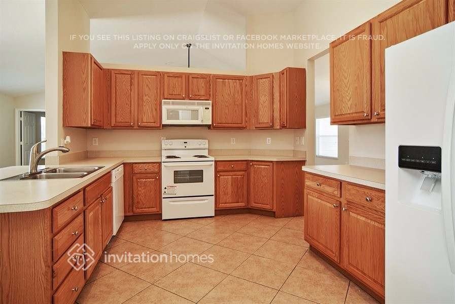 3597 Sw Ronald St - Photo 7 of 20