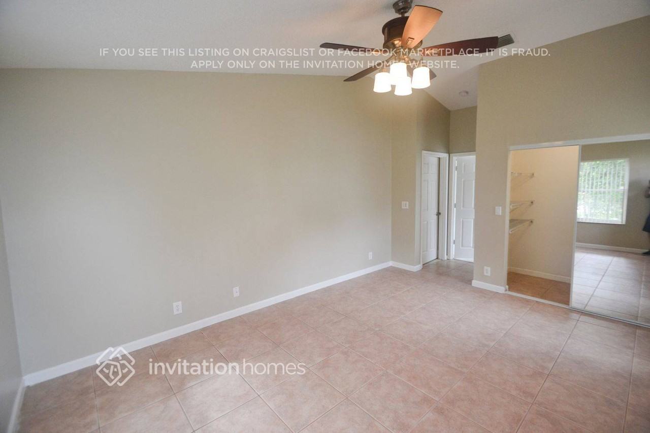 9406 Nw 8th Cir - Photo 4 of 13