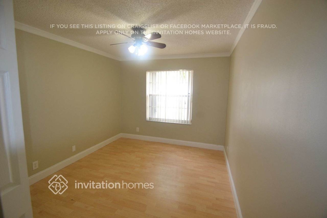 9406 Nw 8th Cir - Photo 7 of 13