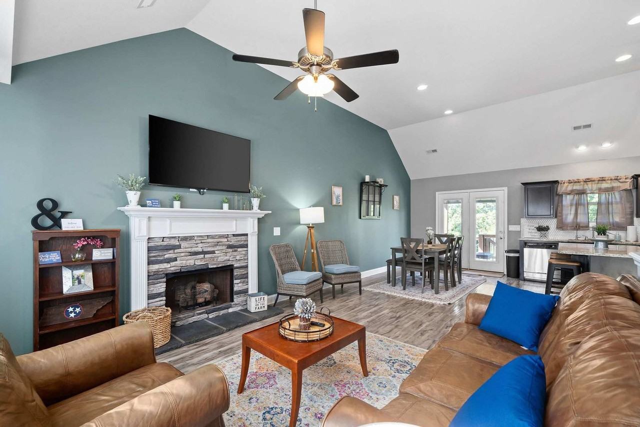 2940 Lancelot Ln #1523804P - Photo 3 of 37