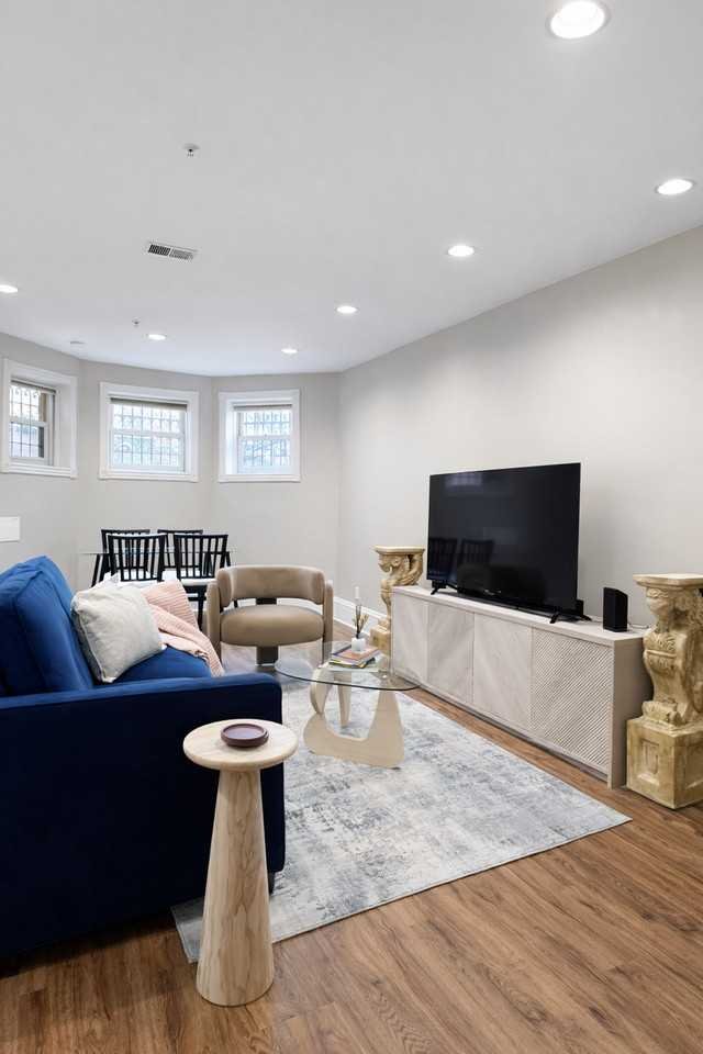 1738 19th St Nw #1587660P - Photo 2 of 33