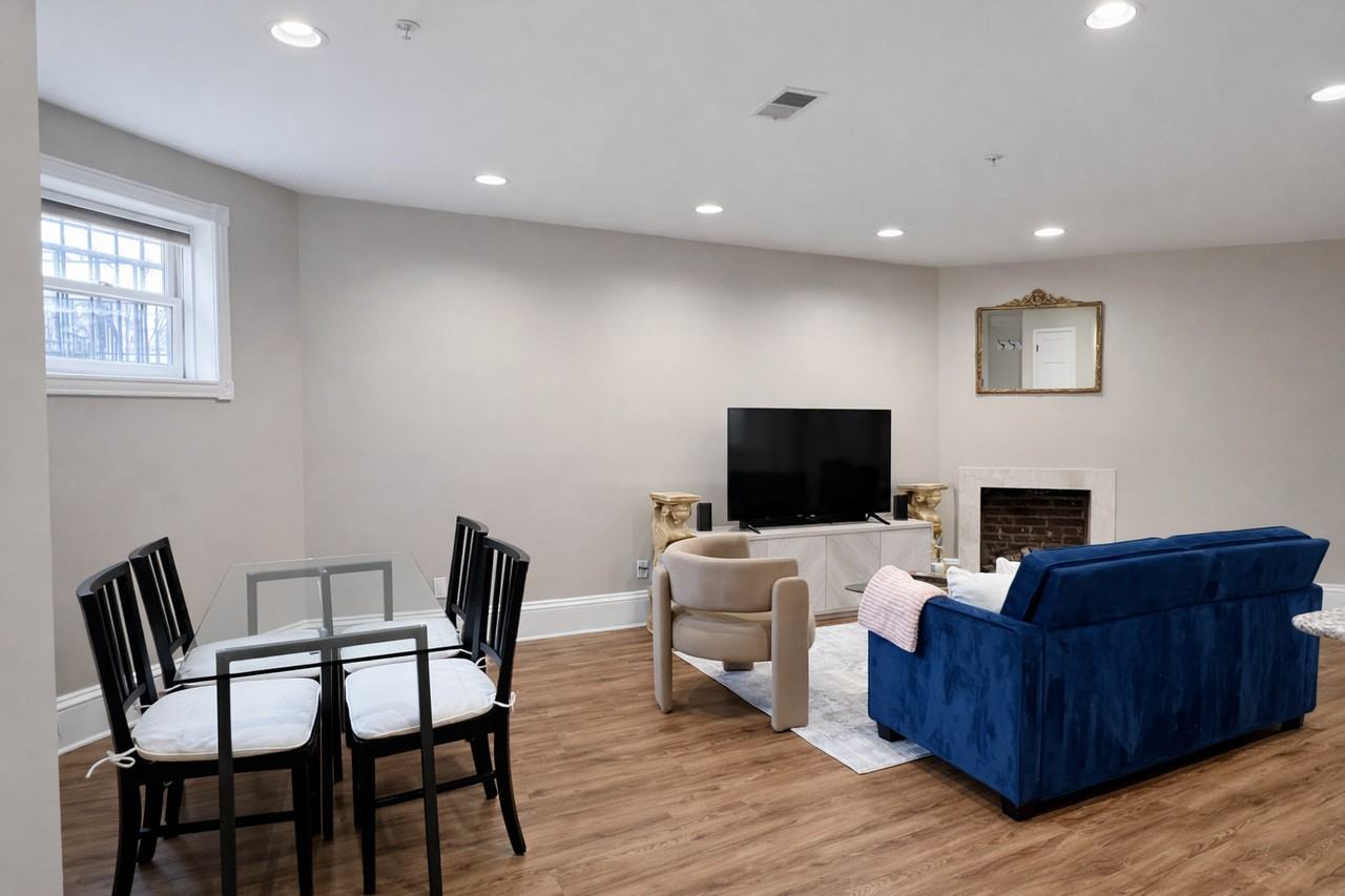 1738 19th St Nw #1587660P - Photo 3 of 33