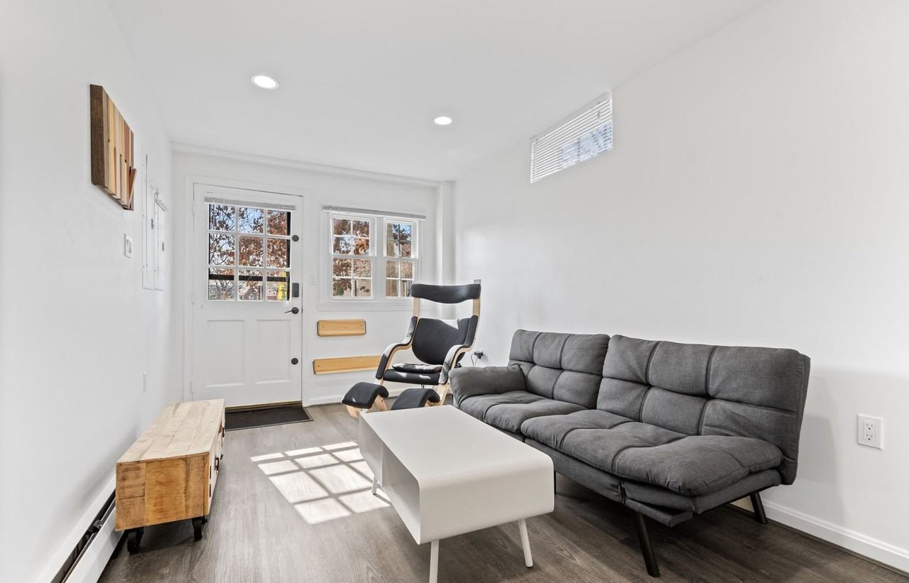 4473 Greenwich Pkwy Nw #1587649P - Photo 5 of 24