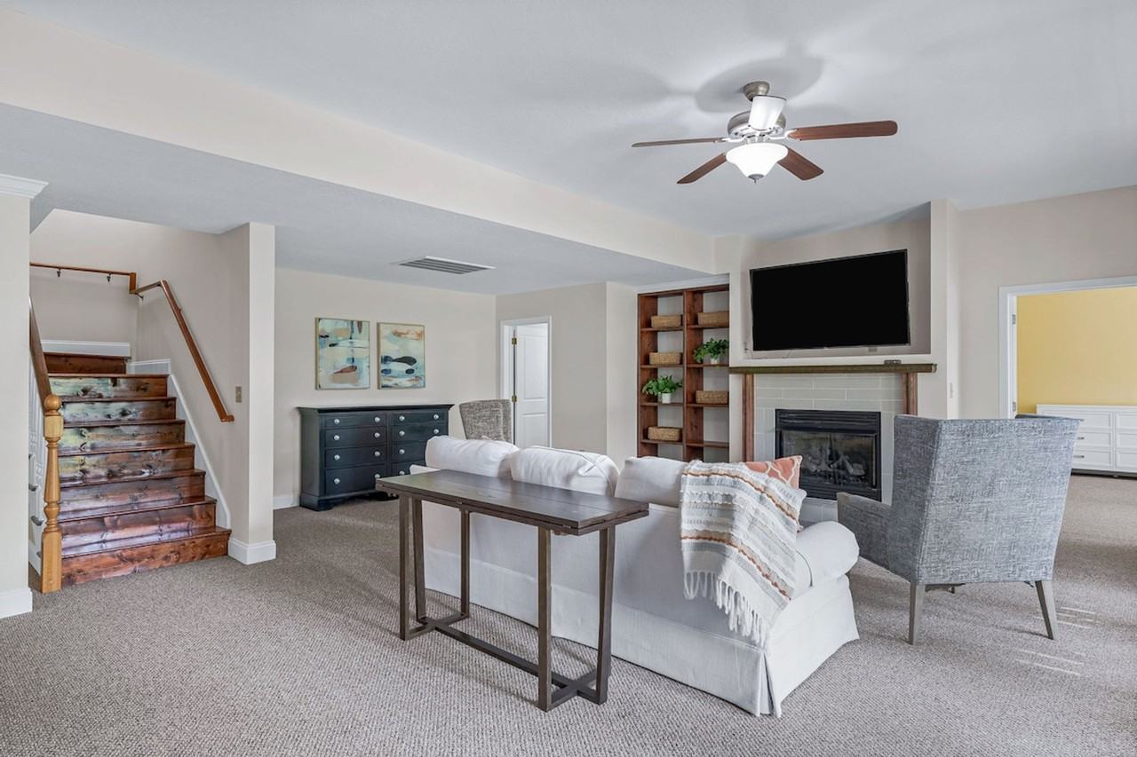 25 Nader Ave #1590571P - Photo 3 of 37