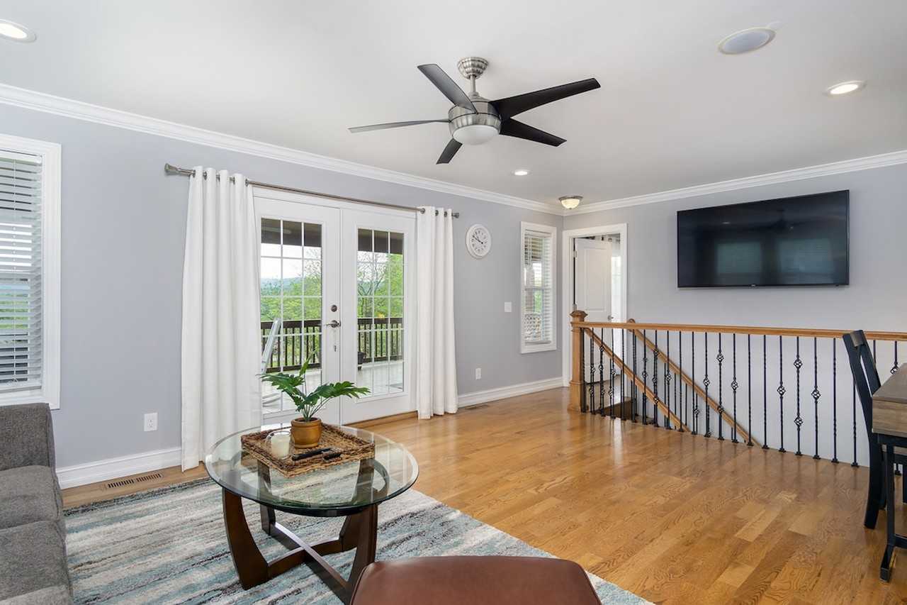 1037 S Main St #1590563P - Photo 6 of 46