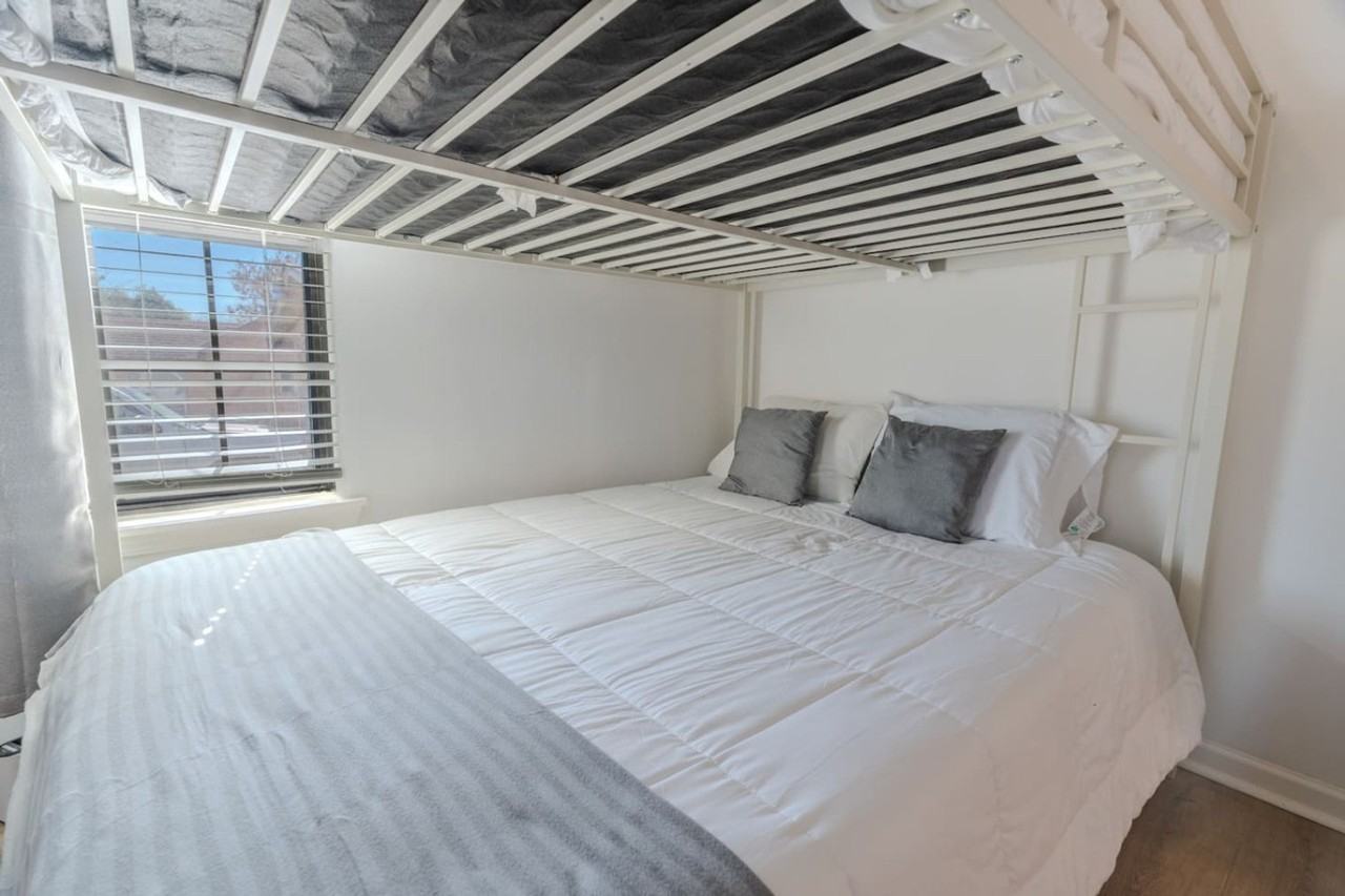 807 Dreiss St #1594026P - Photo 3 of 17