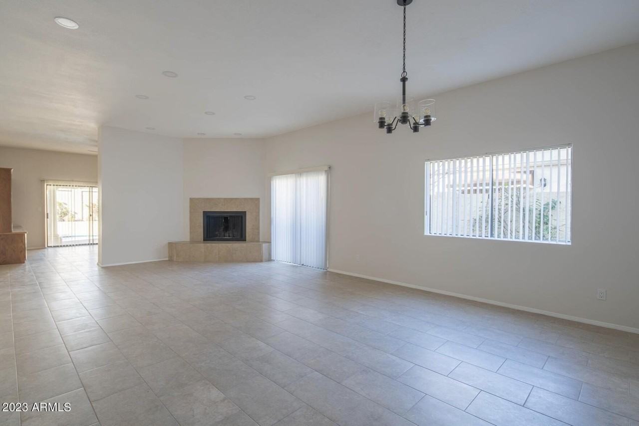 8444 E San Bernardo Dr - Photo 2 of 25