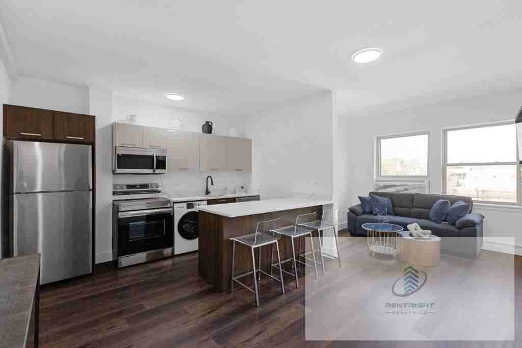 1553 W Hollywood Ave #1555-306 - Photo 3 of 20