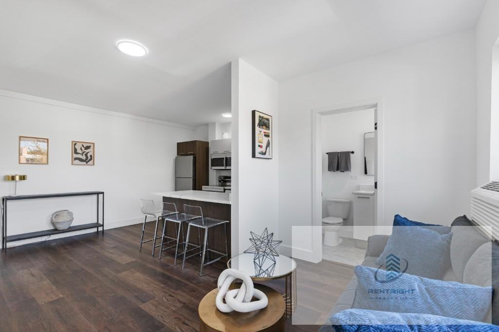 1553 W Hollywood Ave #1555-306 - Photo 7 of 20