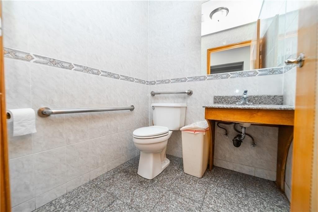 1749 E 16th St #1 - Photo 5 of 28