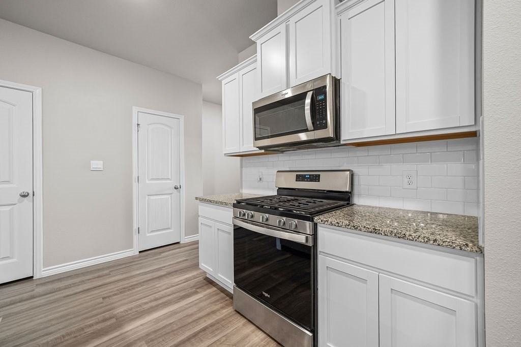 1126 Breebry Dr - Photo 5 of 38