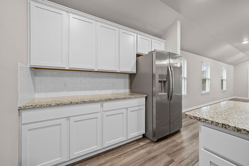 1126 Breebry Dr - Photo 6 of 38