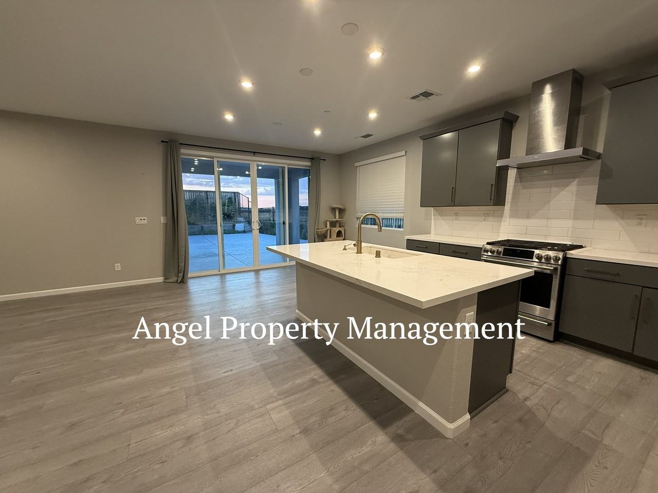 433 Fuchsia Ct #1 - Photo 5 of 26