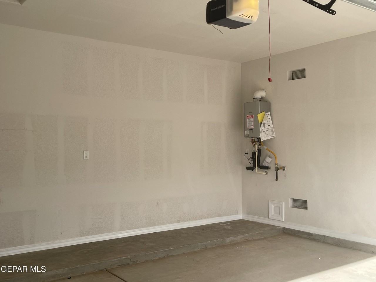 6009 Hidden Clove Ct - Photo 3 of 26