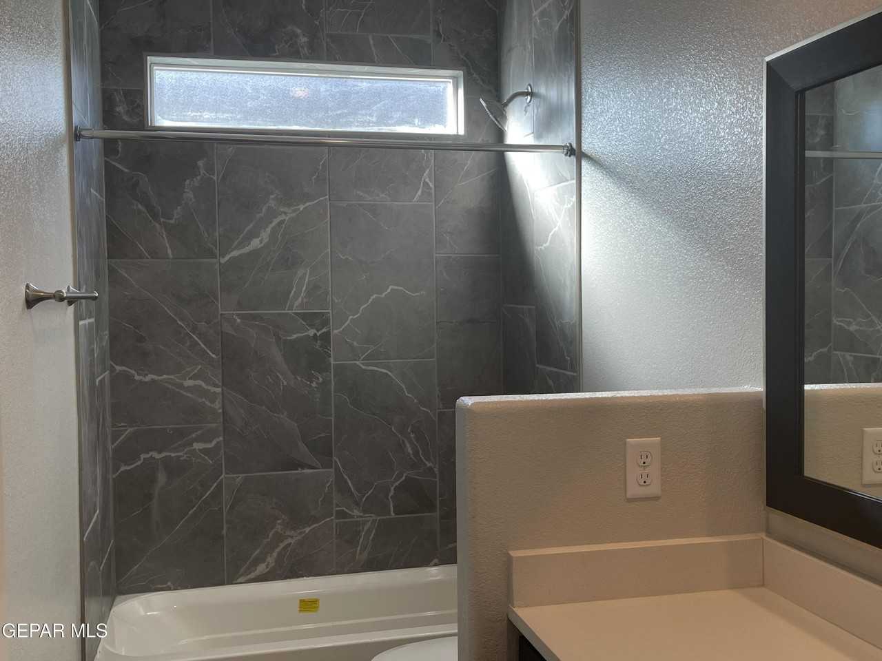 6009 Hidden Clove Ct - Photo 4 of 26