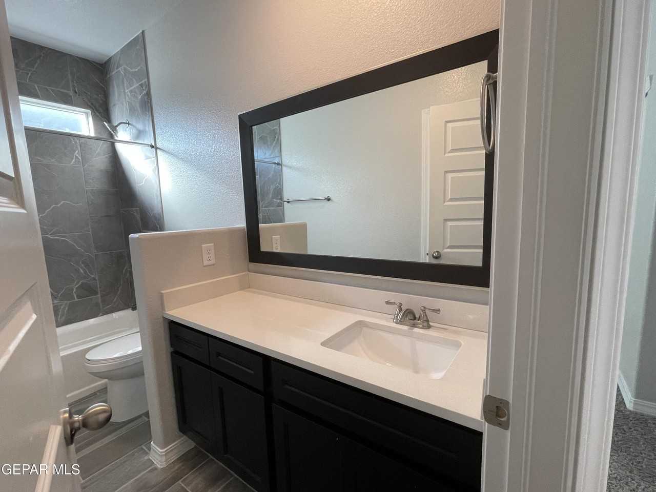 6009 Hidden Clove Ct - Photo 5 of 26